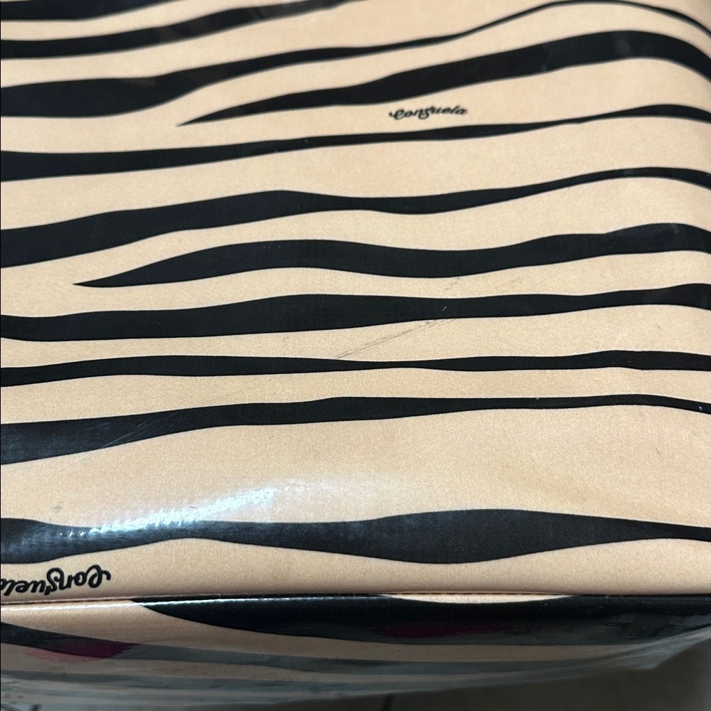 Consuela Big Kitty Basic Tote Bag - Picture 12 of 14